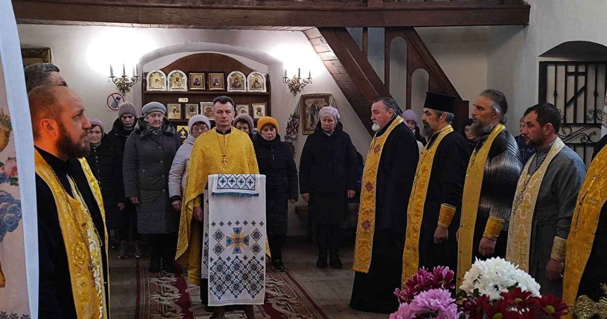 Спільна молитва духовенства за Україну лунала у храмі Пресвятої Трійці