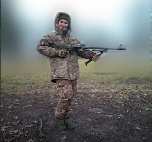 Олена у війську