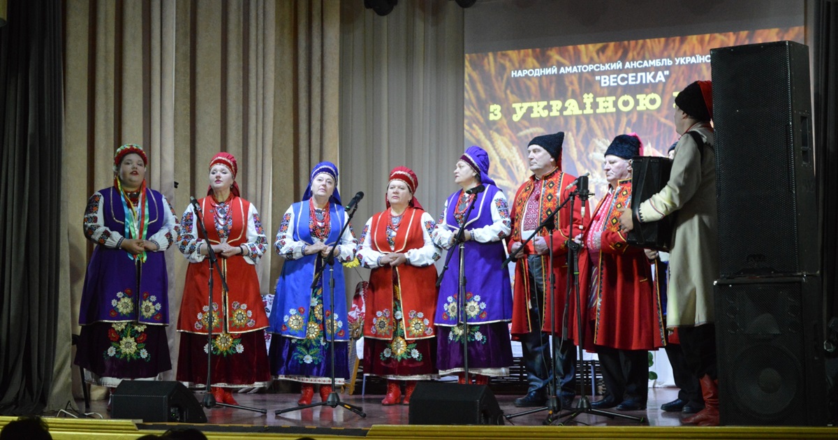 На концерті "З Україною у серці" від ансамблю "Веселка" у Переяславі зібрали 3 650 гривень на ЗСУ