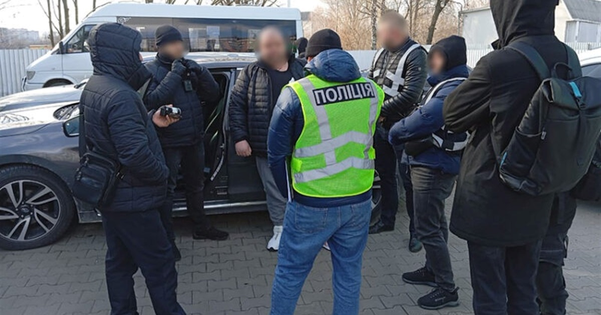 Мешканець Старокостянтинова обіцяв водійське посвідчення "без проблем" за 2800 доларів