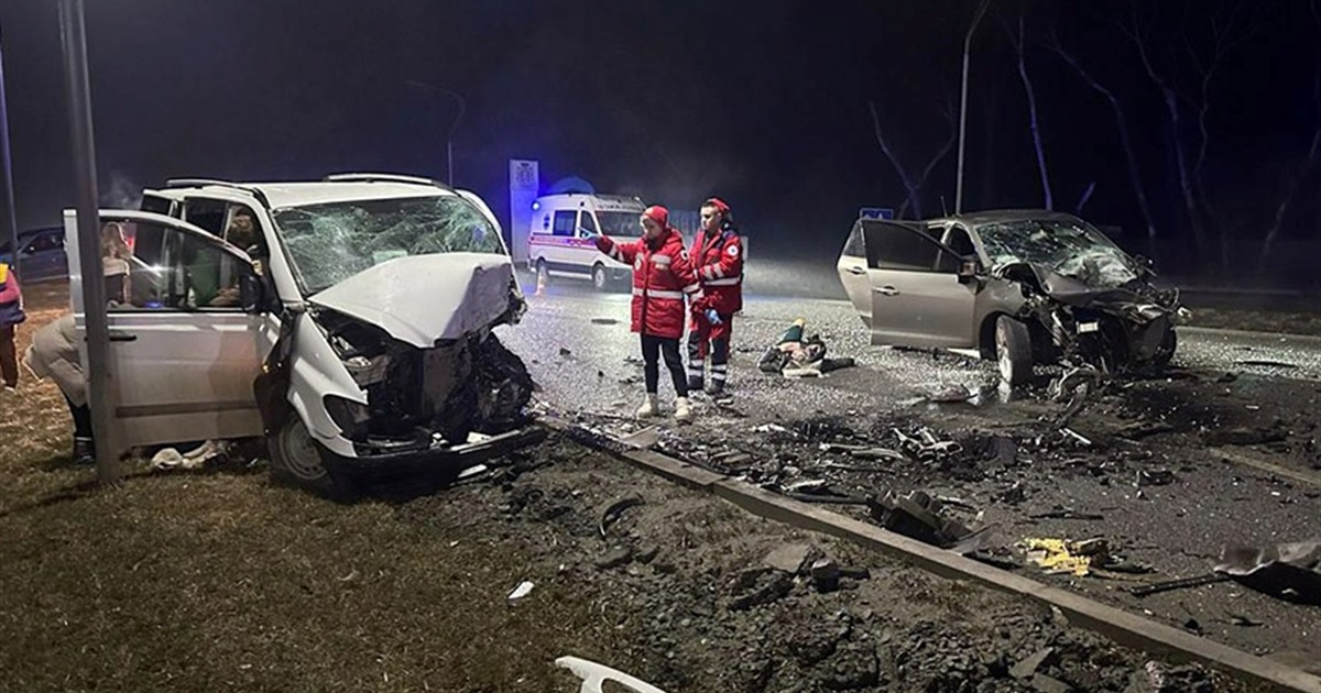 ДТП на Старокостянтинівщині: серед постраждалих п'ятеро дітей (Оновлено)