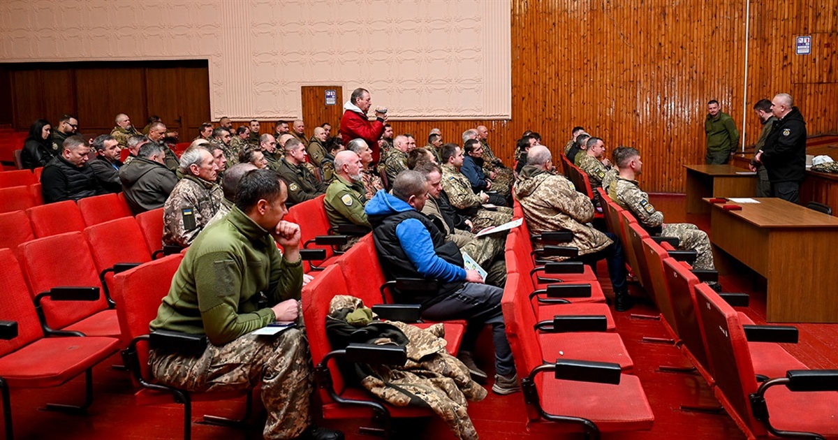 Добровольців Кагарличчини урочисто привітали зі святом та вручили нагороди