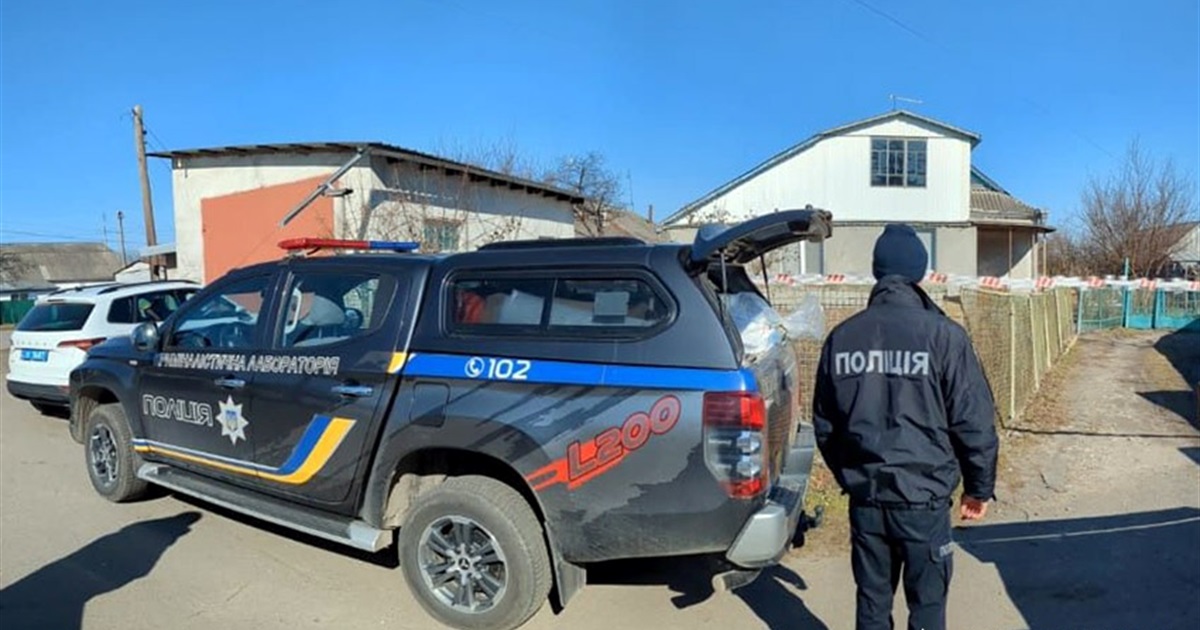 У Старокостянтинові поліцейські затримали чоловіка: він убив колишню тещу і закопав тіло на подвір’ї