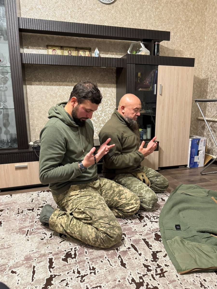 військові моляться