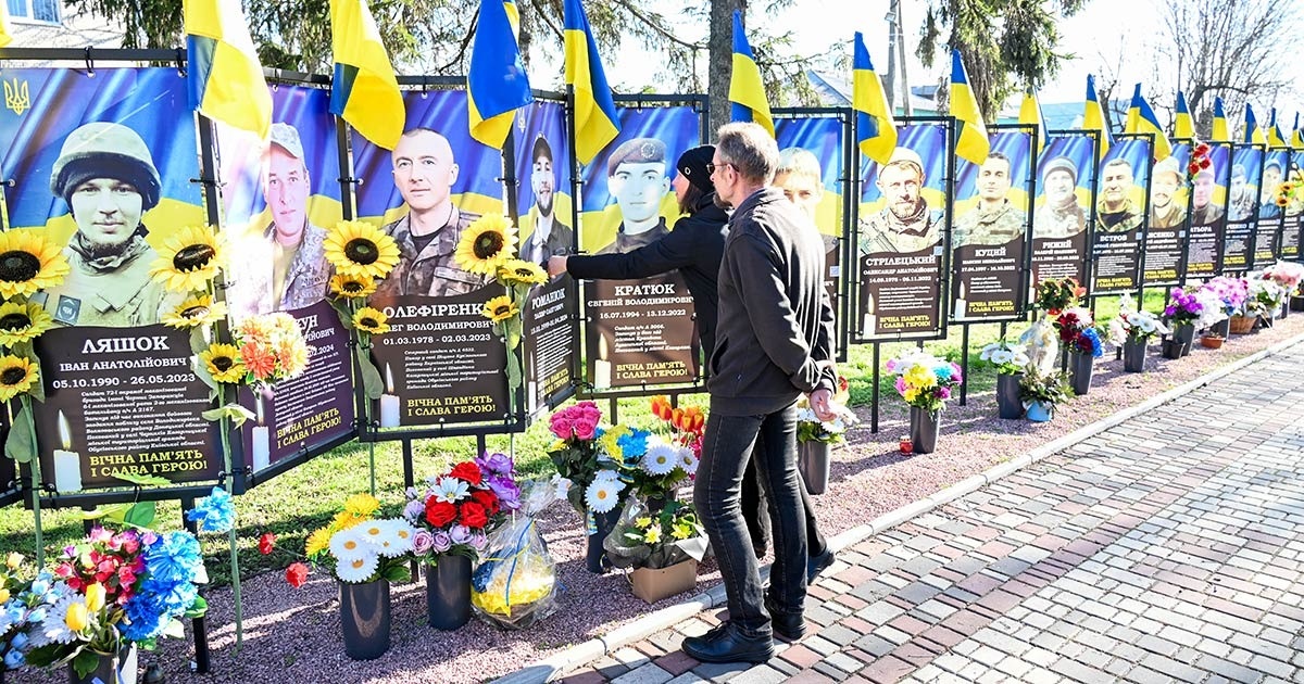 Став у стрій із полеглими побратимами: на Алеї Слави у Кагарлику вшанували ще одного Героя
