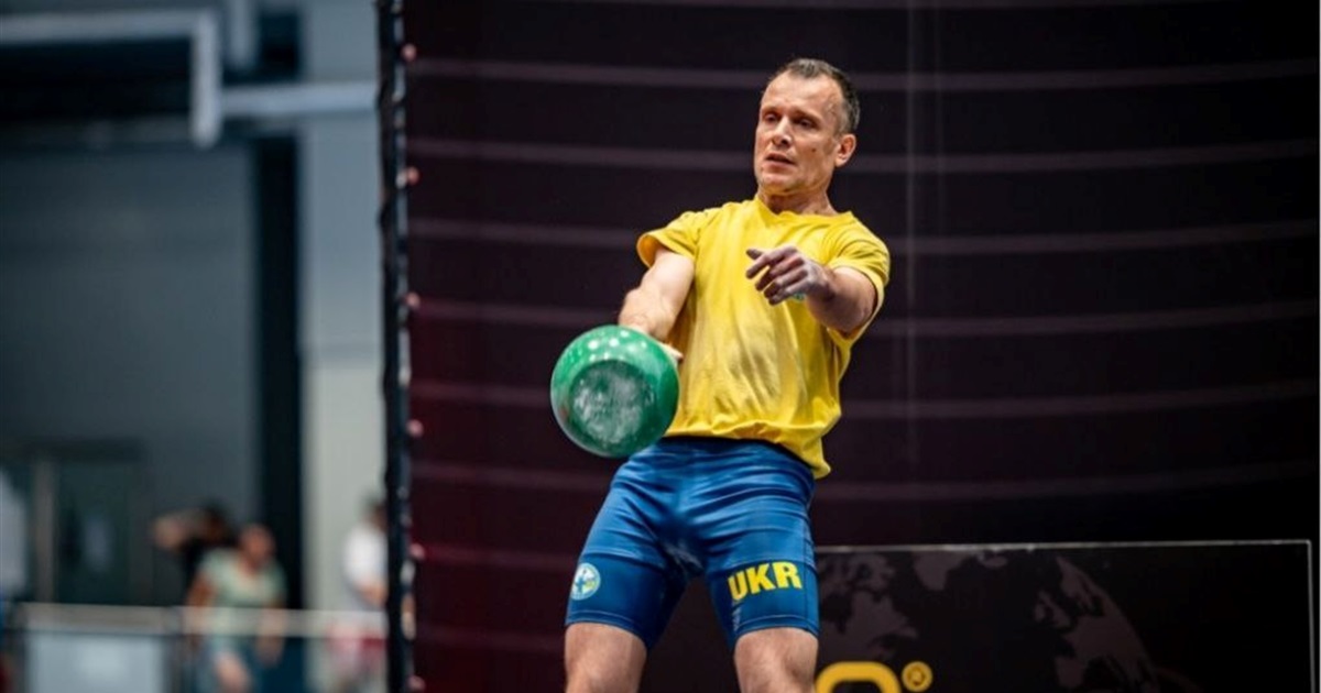 У мене вдома був музей спорту, але все згоріло. Історія гирьовика з Волновахи Євгена Нескреби