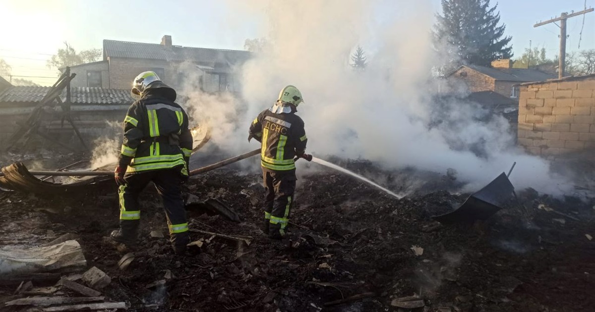 У Пристромах згоріли сараї, кури й техніка: рятувальники ліквідували масштабну пожежу ОНОВЛЕНО