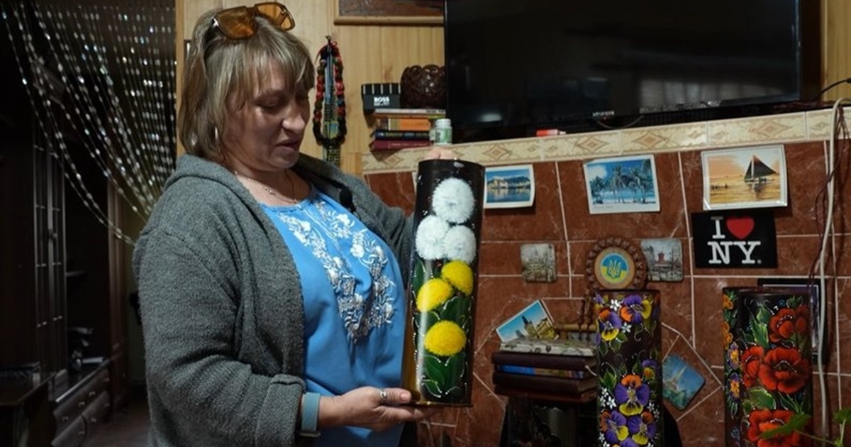 Квіти на гільзах. Як подружжя керамістів зі Слов'янська творчістю допомагає війську