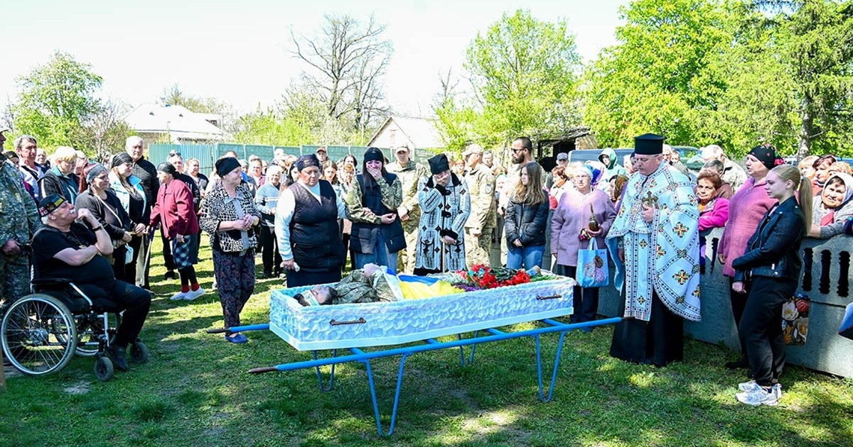 Понад усе любив Україну та цінував бойове братерство: у Переселенні попрощалися з Андрієм Демиденком