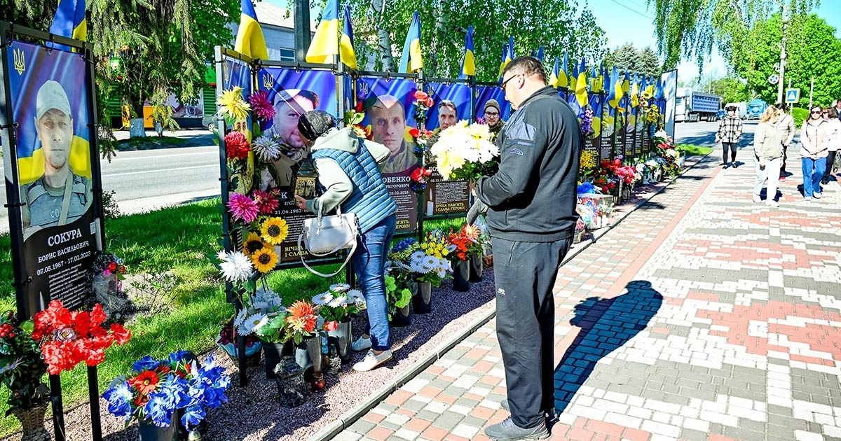 В однім строю із полеглими побратимами: на Алеї Слави у Кагарлику вшанували ще одного Героя