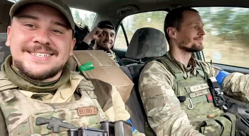 Павло з побратимами на Харківщині, серпень 2022