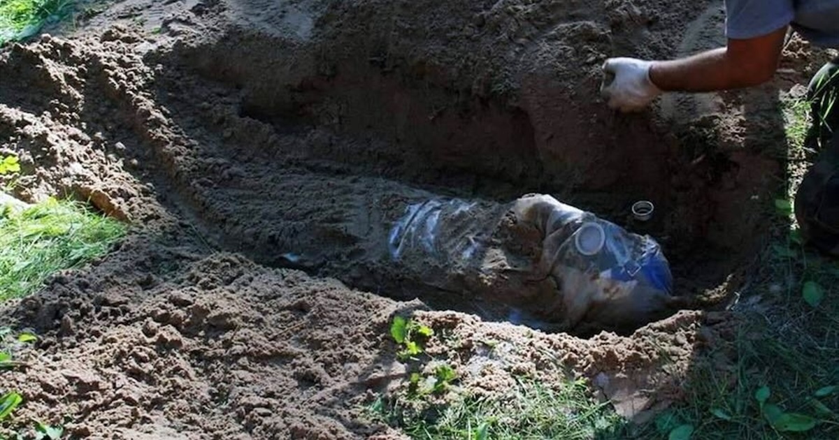 Живцем закопали односельчанина: двоє чоловіків отримали 12 років за вбивство
