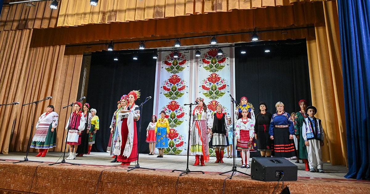 «Родинне тепло у вишиванці»: вшанування традицій та героїв на благодійному концерті у Кагарлику