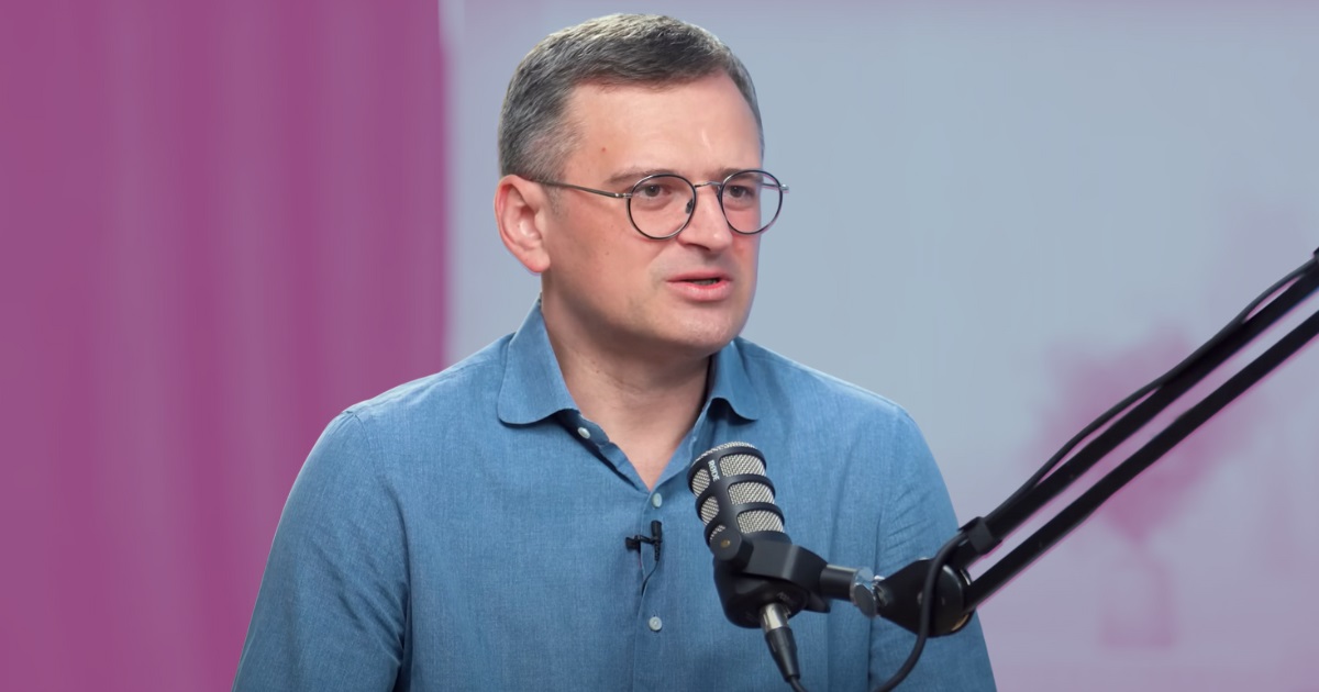 "У Києві працюєш у режимі самопожертви". Кулеба про зарплати дипломатів і реалії професії
