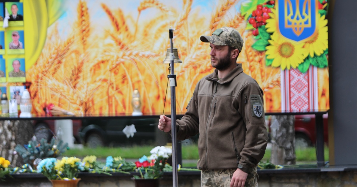 У Старокостянтинівській громаді вшанували Героїв України. Фоторепортаж