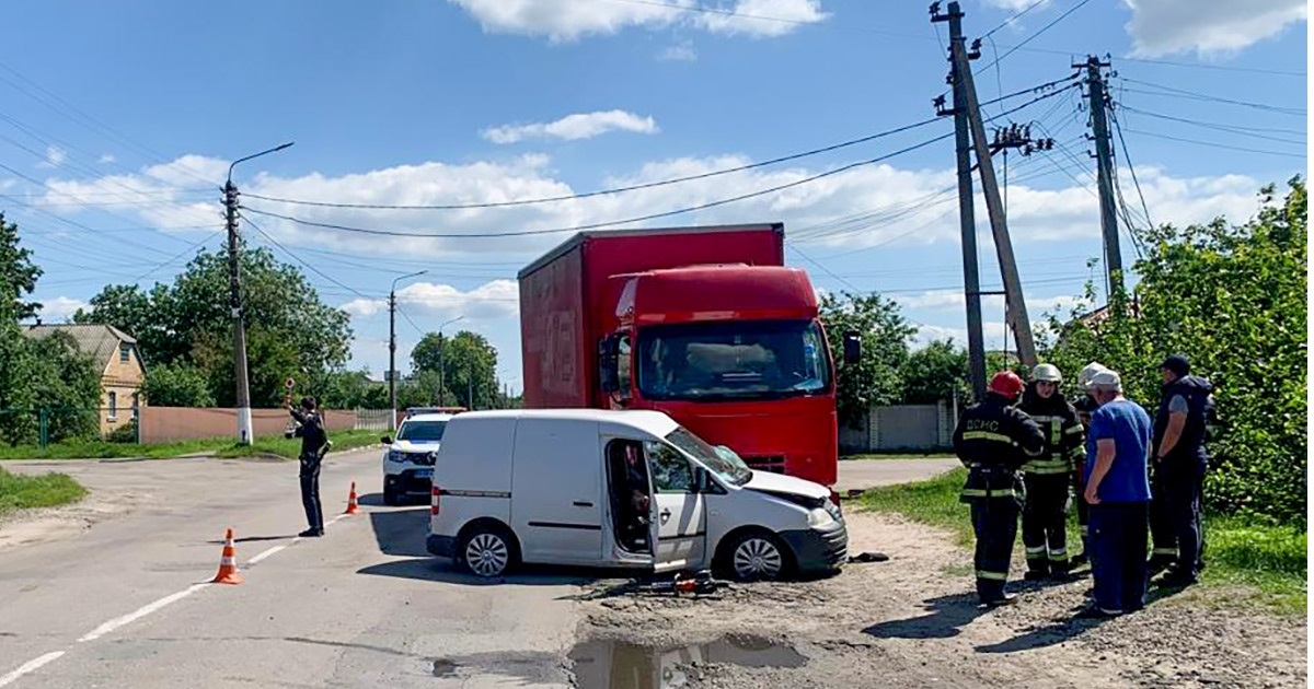 Зіткнення легковика та вантажівки в Кагарлику завершилося трагедією - загинув водій