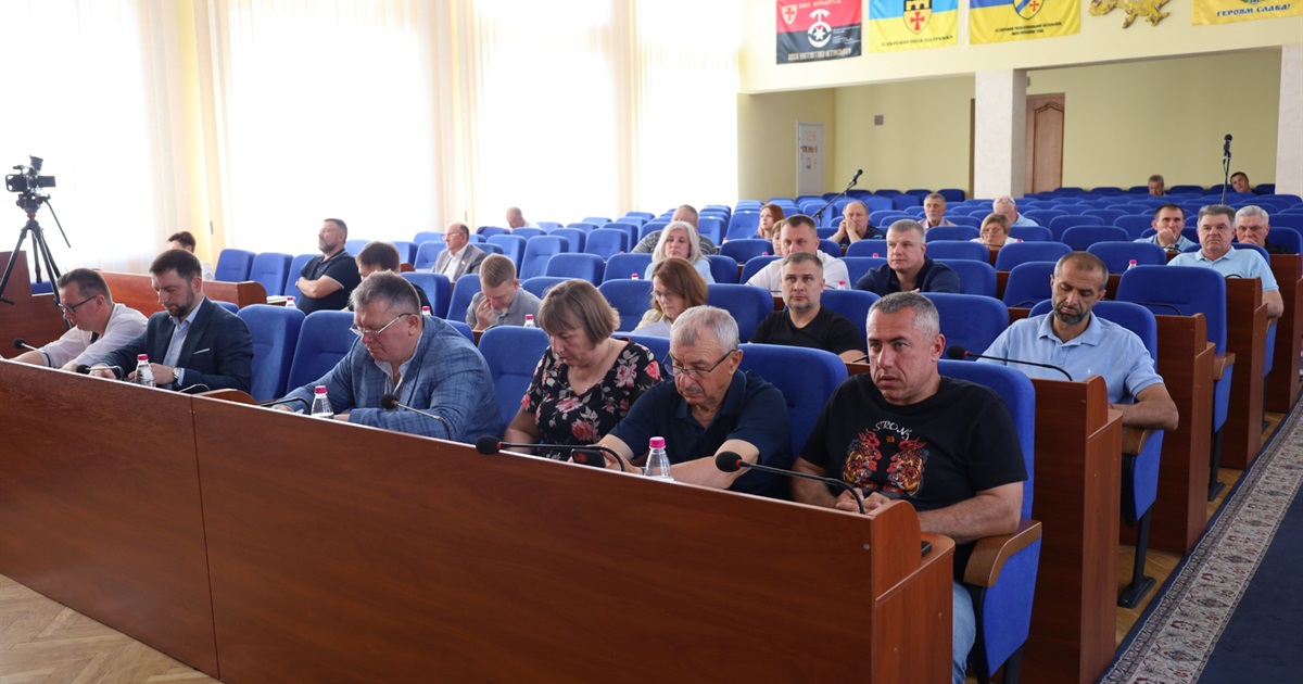 Мільйони на ЗСУ та освіту, нові нагороди героям: підсумки сесії Звягельської міськради