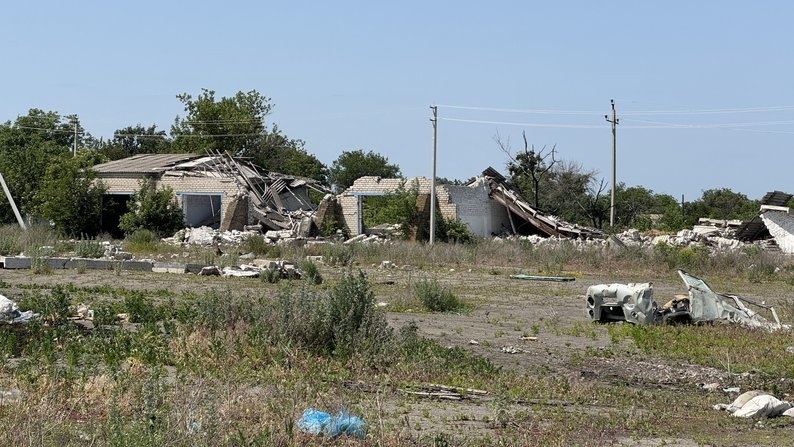 Розбиті будинки у селі Рубці