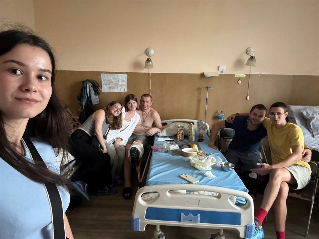 Відвідини військових