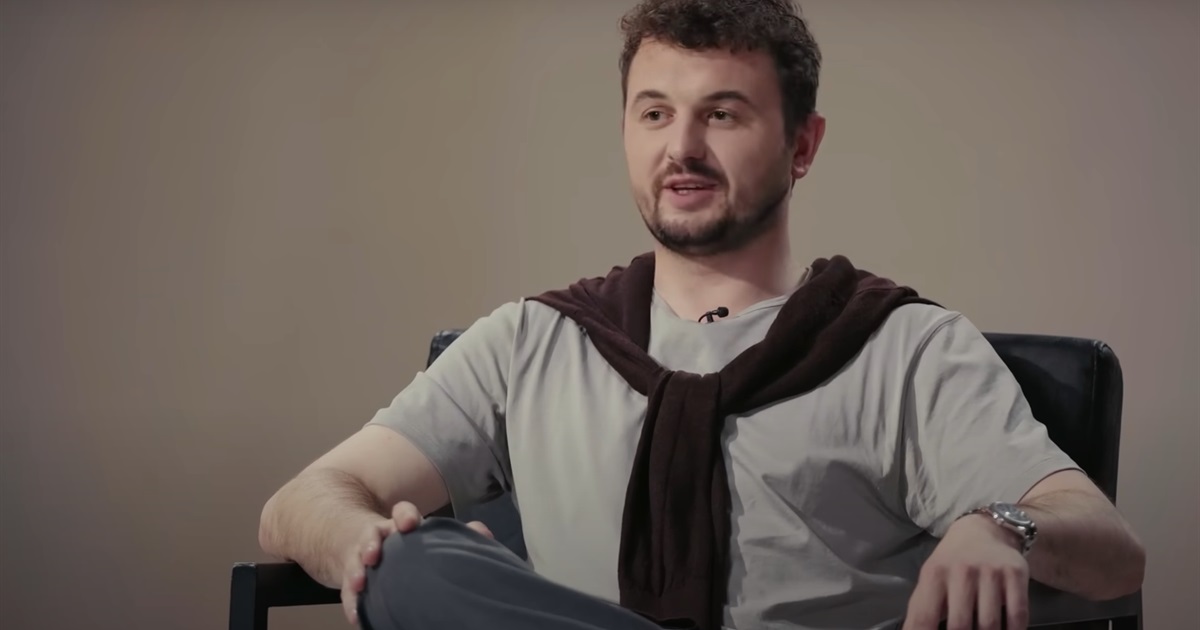 Женя Янович про дитинство — село, золота медаль і перше кохання в ліцеї