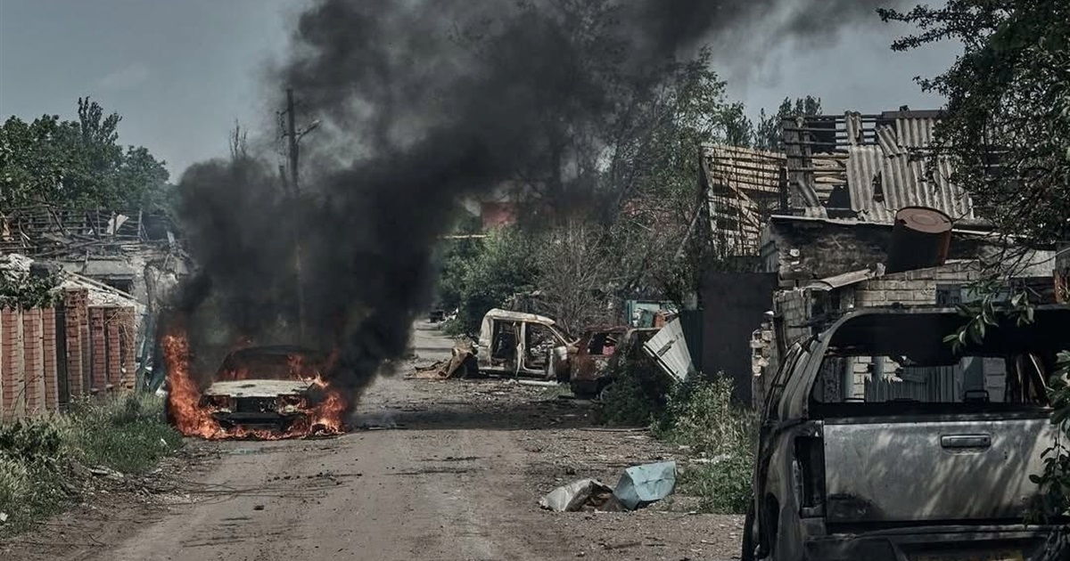 У Покровську ще працюють три крамниці. Вони розпродають товар і залишають місто