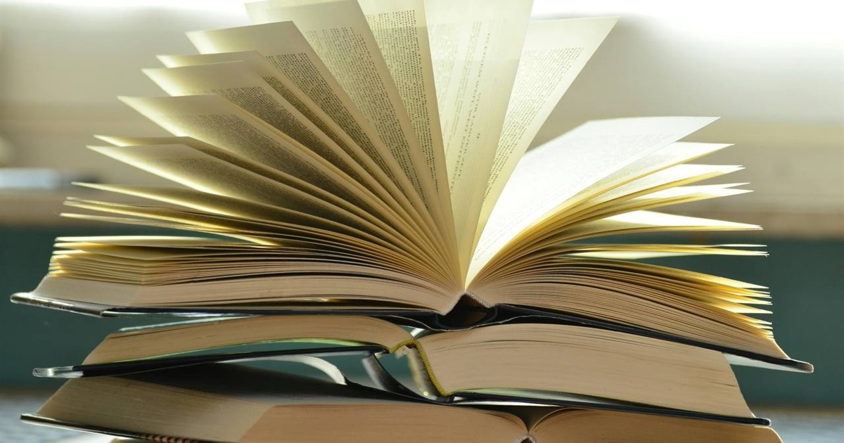 Книжкові тренди 2025: від фентезі до нон-фікшн — гід по новинках року