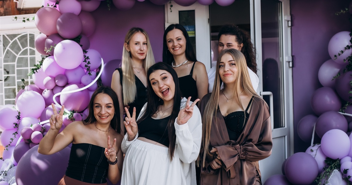 «Місце, де дівчата відчувають ретрит»: первомайський салон краси Retreat запрошує на нову процедуру