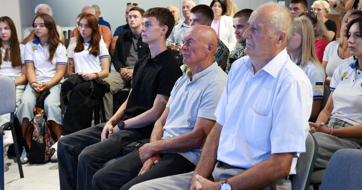 Наші - на висоті! Старокостянтинівських спортсменів відзначили обласними преміями