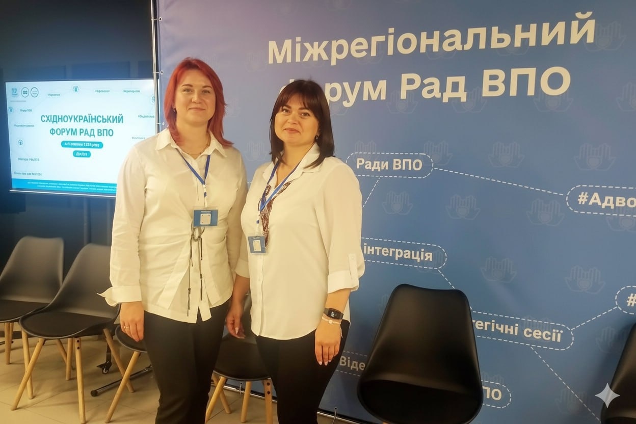 Юлія Бежевець (зліва) та Олена Романенко (справа)