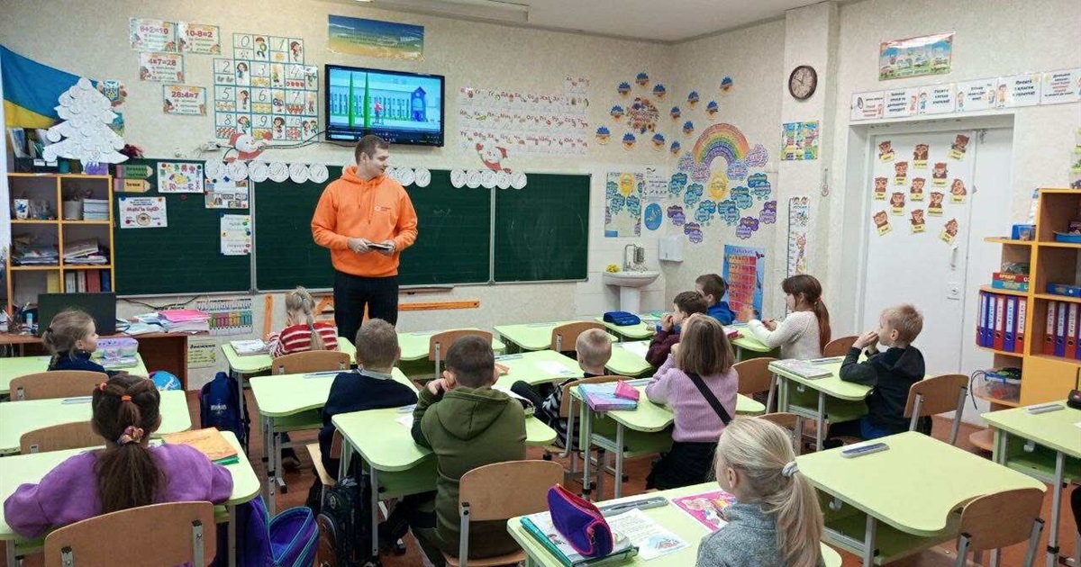 Історії постраждалих. Як підтримує людей Чернігівський денний центр соціально-психологічної допомоги