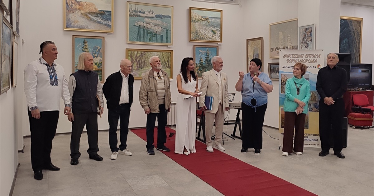 У День міста в Ізмаїльській картинній галереї урочисто відкрили відразу три виставки