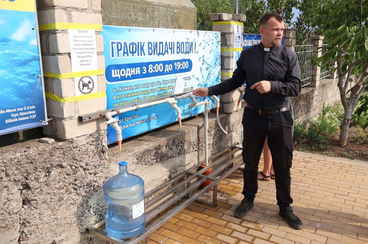Валентин Васильєв реалізує різні проєкти соціального значення. Один з них - альтернативне джерело питної води. 