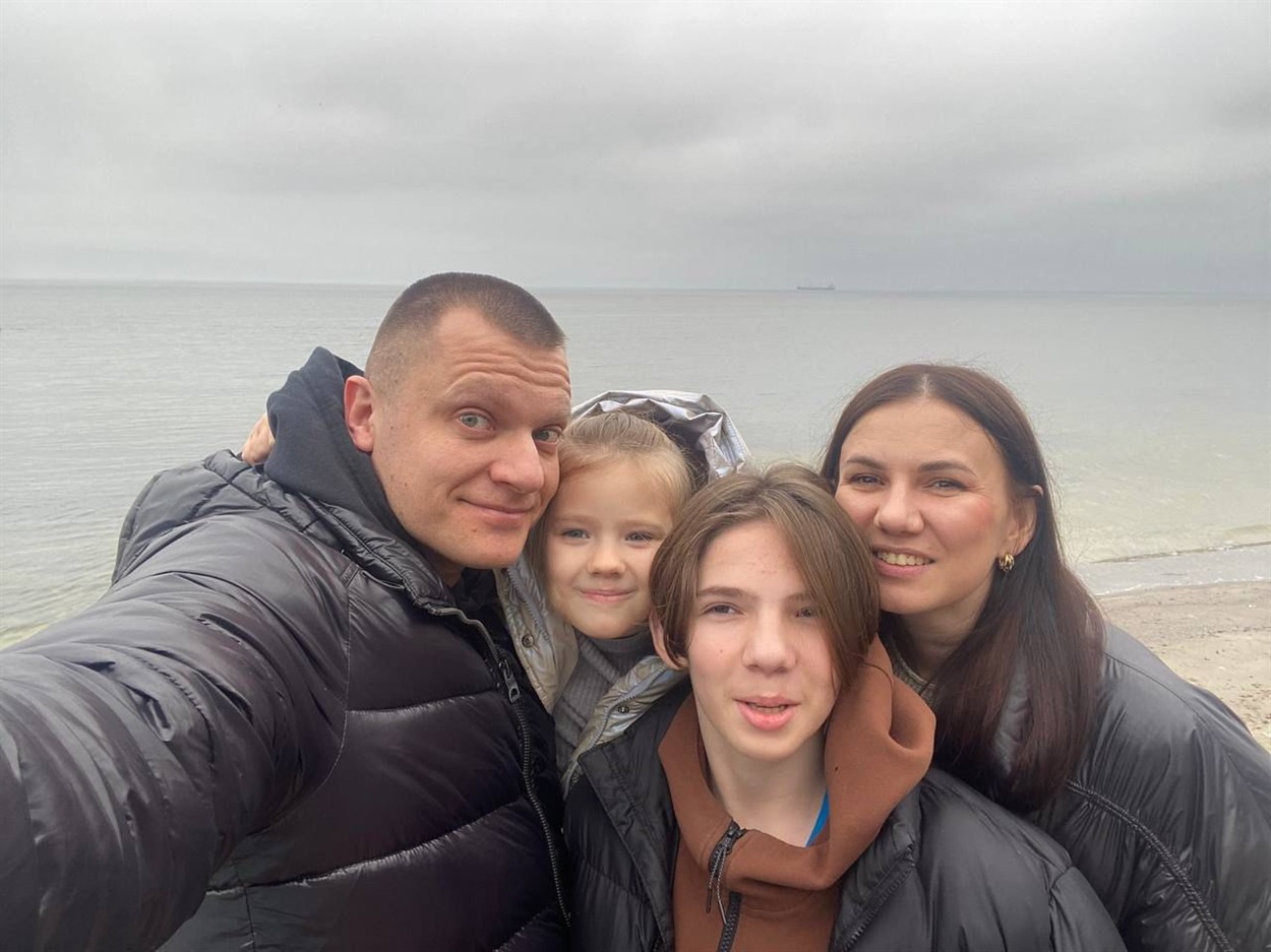 Родина Крюкових разом