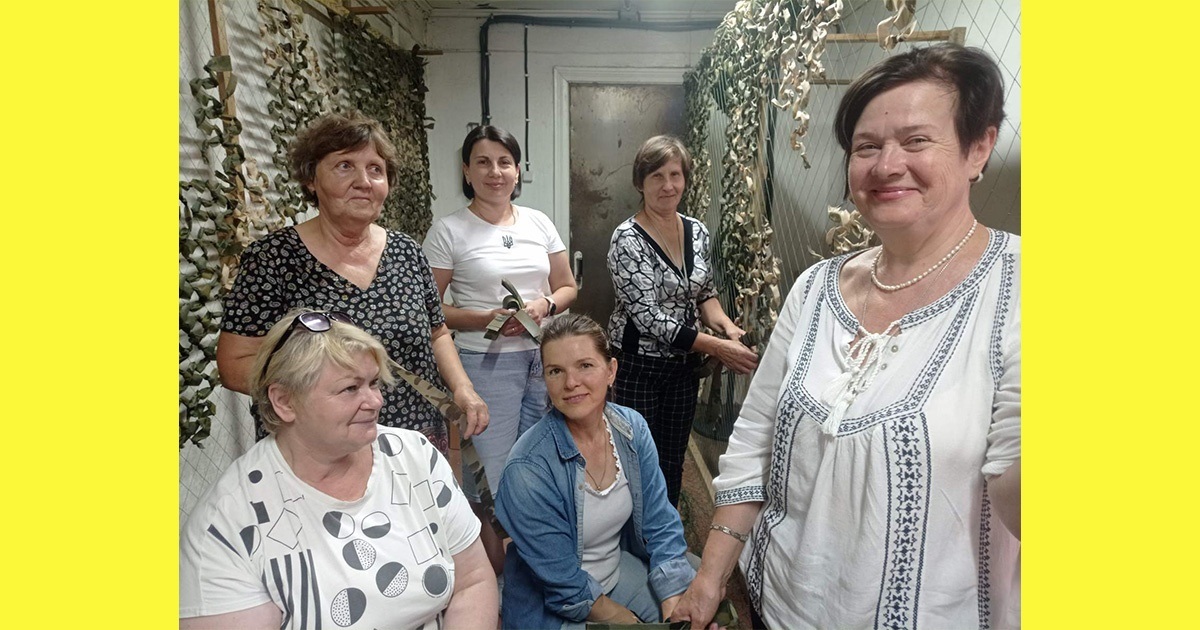 Понад 600 міцних маскувальних сіток захисникам - від "Міцних вузликів" із Кагарлика