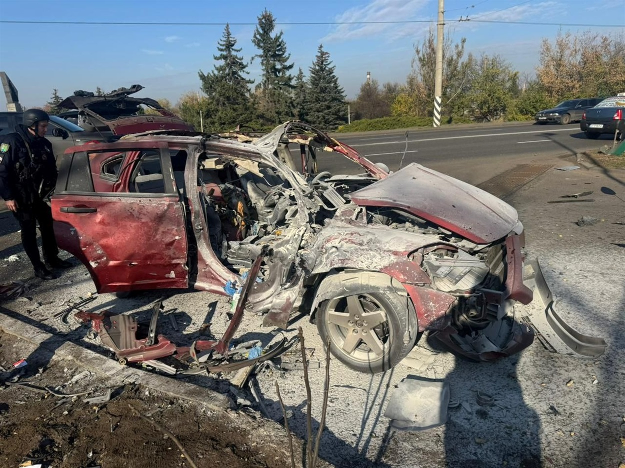 Авто, на якому були журналісти Євген Кармазін та Олена Губанова