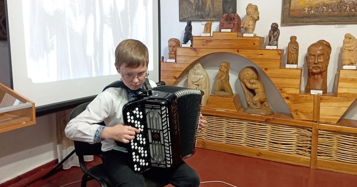 Василь Завгородній: «Щастя виставити свої роботи на землі, де великий Кобзар писав свій «Заповіт»