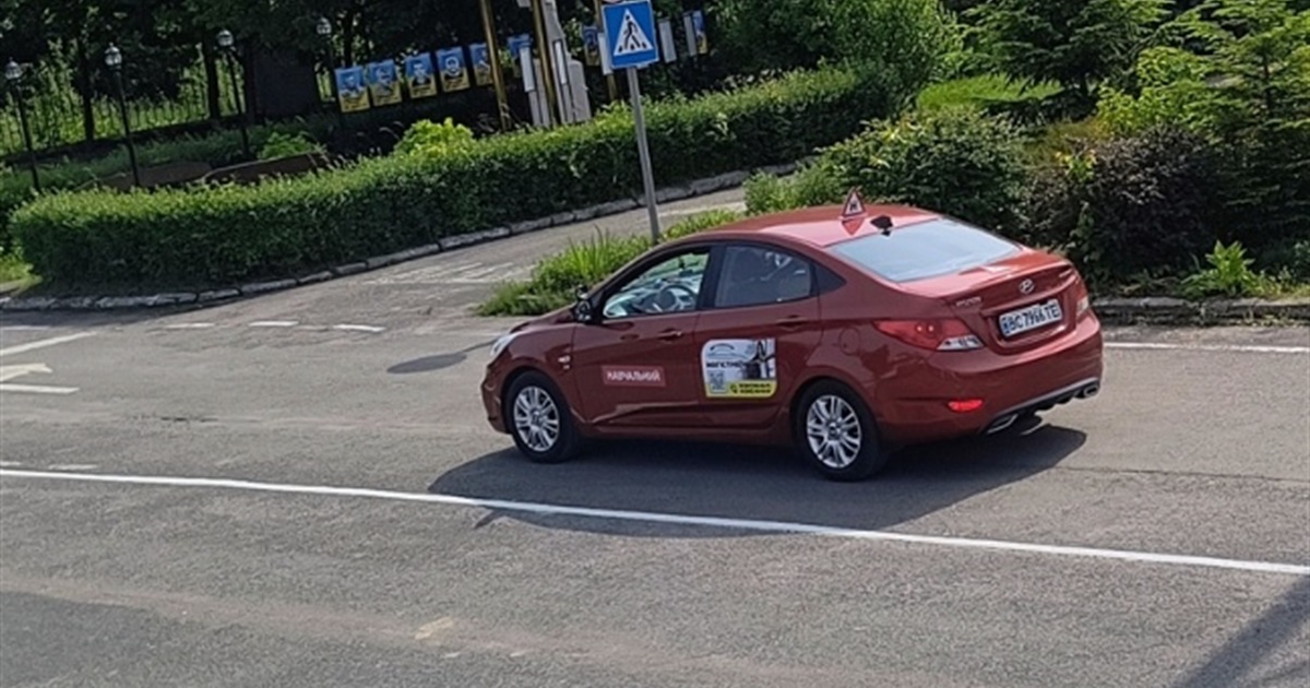 Навчання водіння в Україні: як обрати автошколу