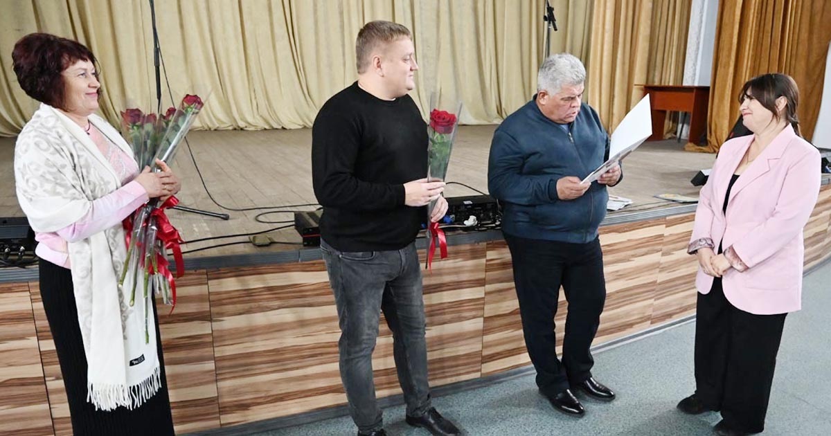 Золотоніські артисти змінили амплуа: свято у глядацькому залі