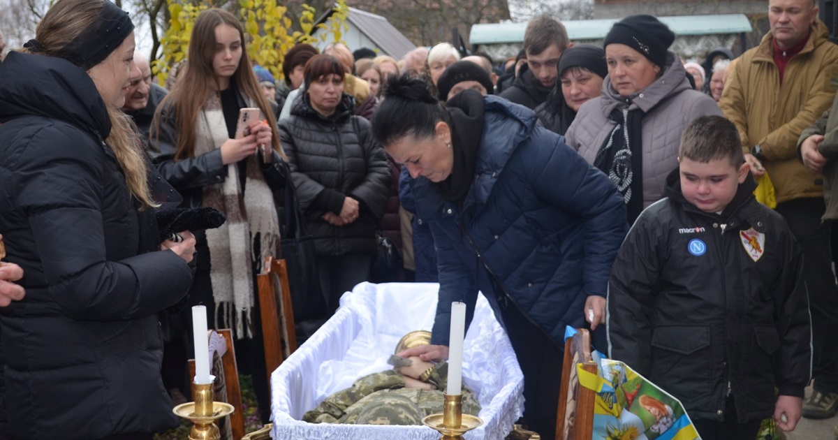 У Білобожниці провели в останню путь ветерана російсько-української війни Возного Сергія