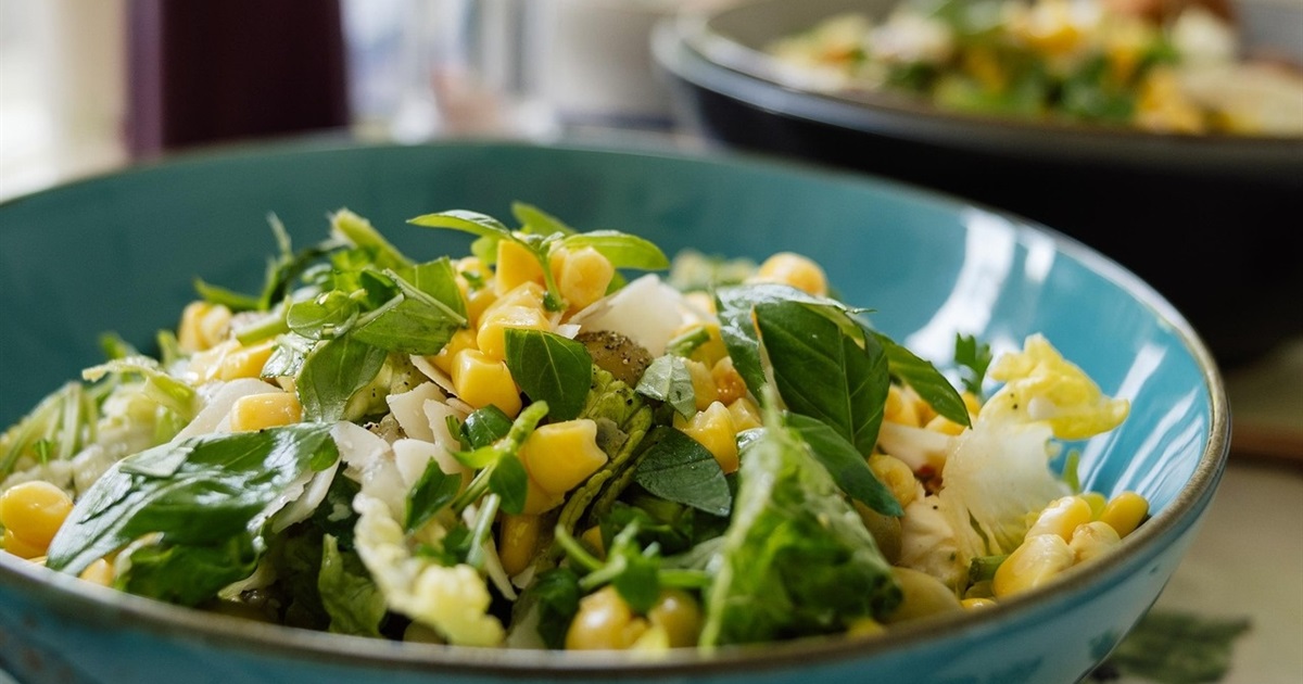 Велика салатна колекція: рецепти для гурманів та прихильників здорового харчування