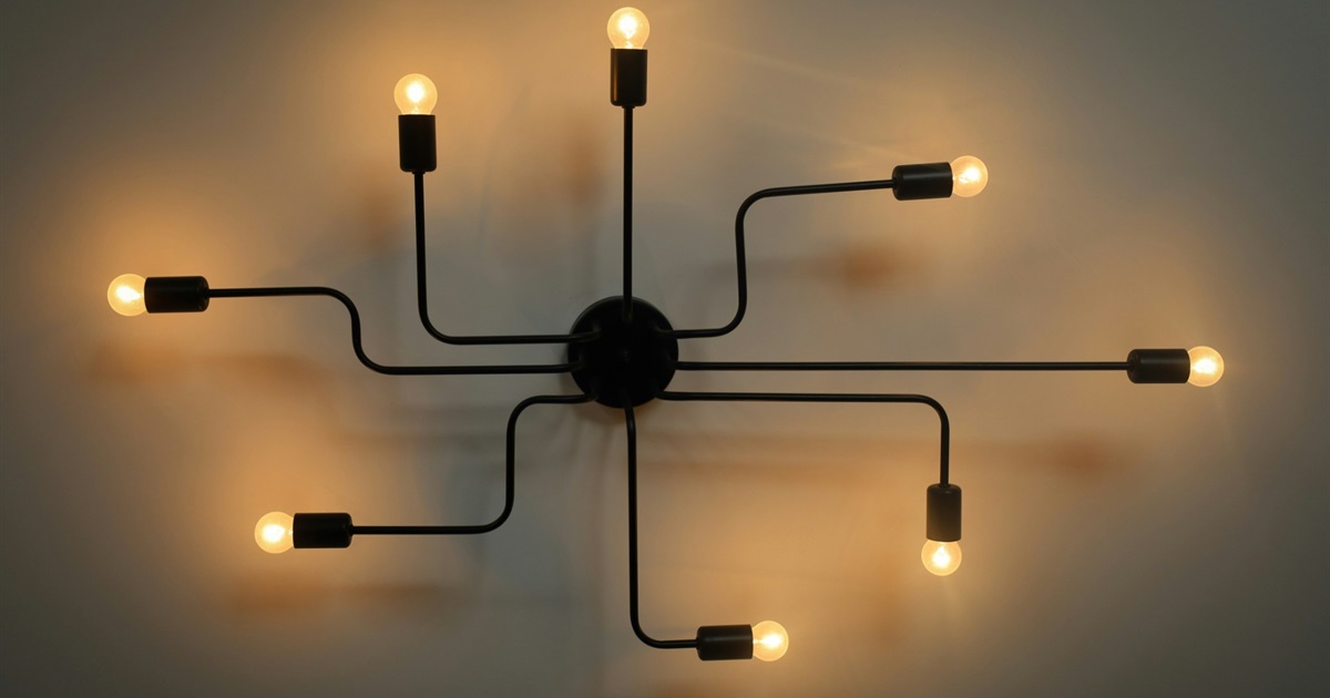 ДТЕК закликає жителів Київщини: не вмикайте прилади одночасно після відновлення світла