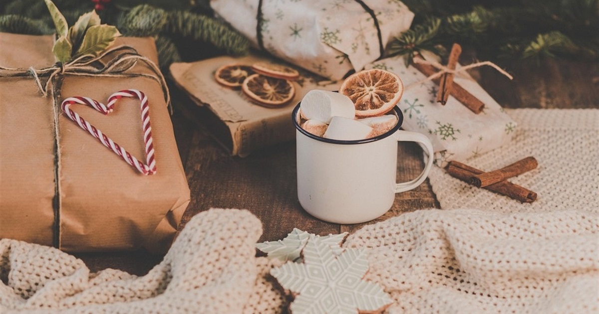 Святкуємо разом: хто відзначає іменини, календар державних та професійних свят на грудень 2025