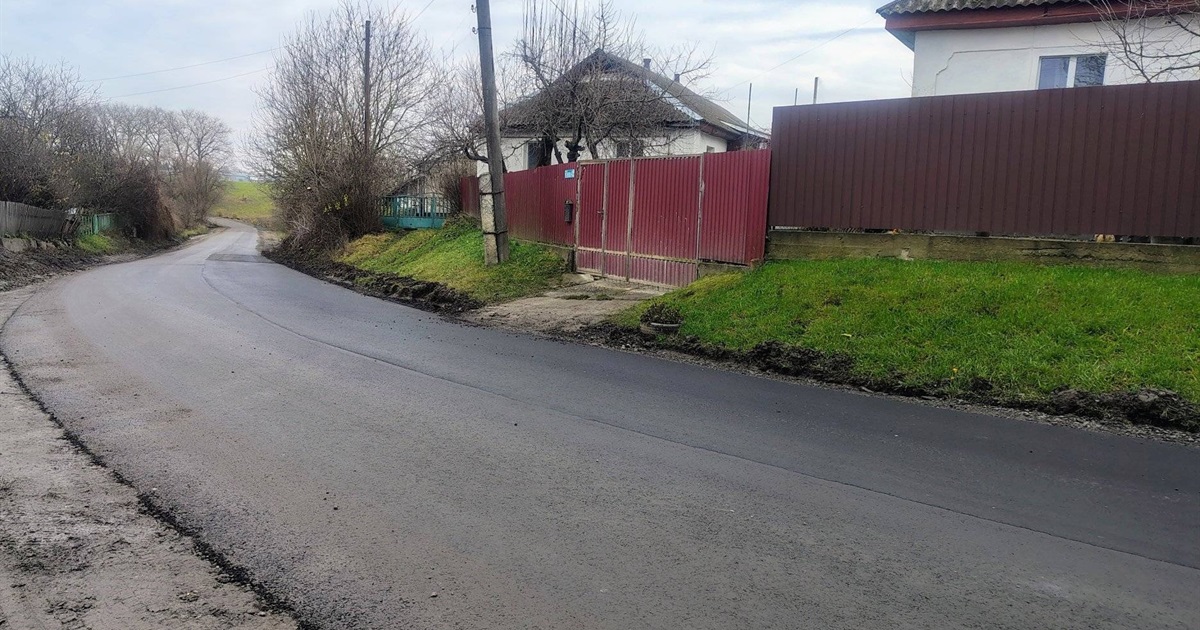 Пашківці з новою дорогою: виконано відновлення покриття в межах села