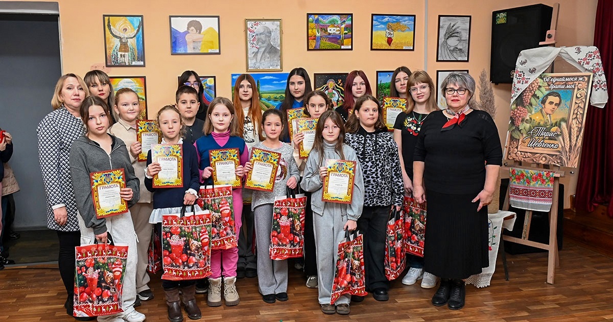 У Кагарлицькій школі мистецтв обрали найкращі роботи на конкурсі «Об’єднаймося ж, брати мої»