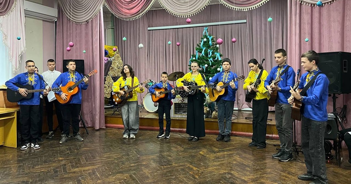 Яскраве дійство, вітання й подарунки: свято Миколая в Кагарлицькому центрі творчості