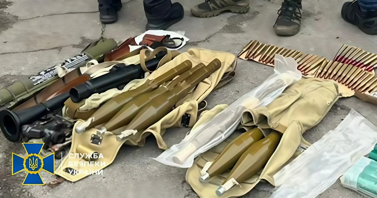 На Донеччині затримали п'ятьох торговців зброєю. Один з них — мобілізований у СЗЧ