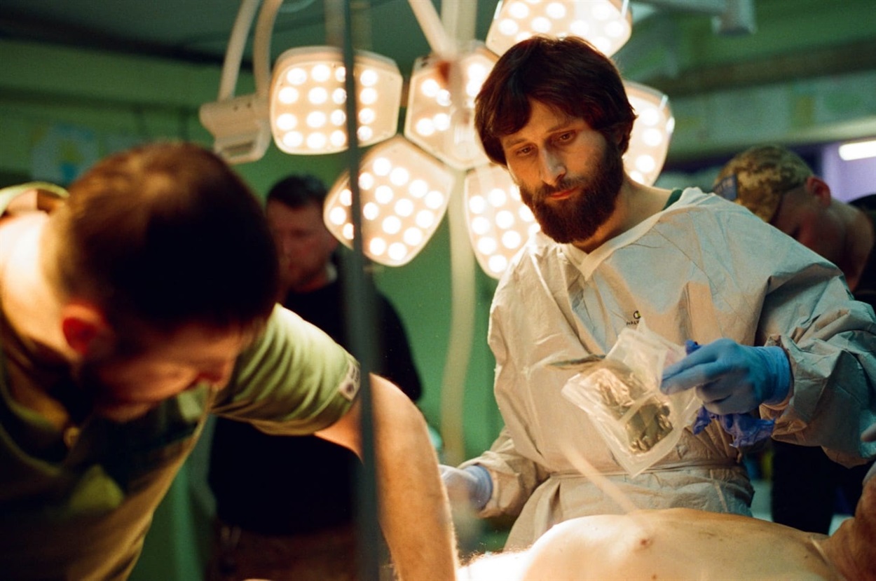 хірург за роботою