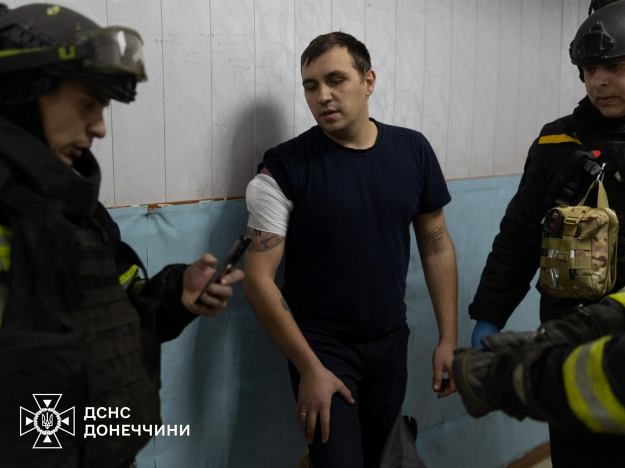 Російський дрон поцілив по рятувальниках на Донеччині у Дружківці