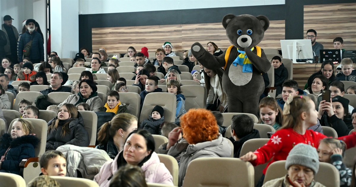 Новорічний мюзикл для золотоніської дітвори