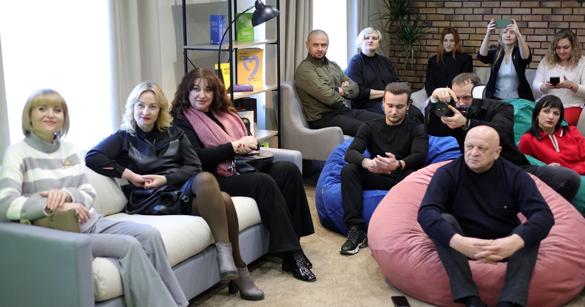 Простір підтримки та розвитку: на Хмельниччині відкрили молодіжний простір «12–21»